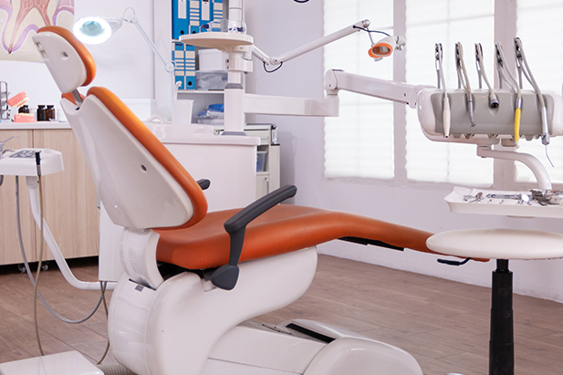 A full clinical layout of a dental clinic in Islamabad is displayed, showcasing advanced machinery.